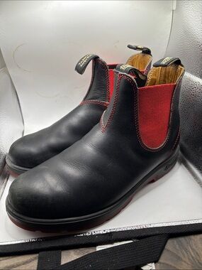 Blundstone Black with Red size 7.5 Men’s 9.5 Ladies